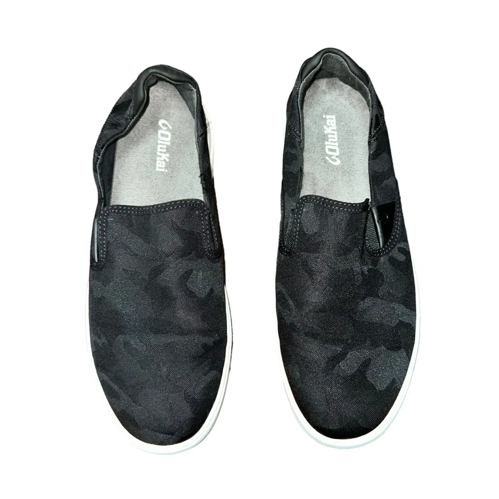OluKai® Men's Lae'ahi Pa'i Slip-On Sneakers Lava rock color , Size 11